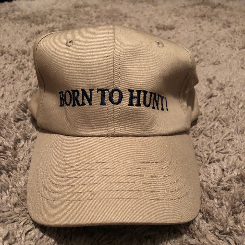 Born to Hunt hat